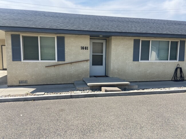 Building Photo - 1661 Kaiser St Rental