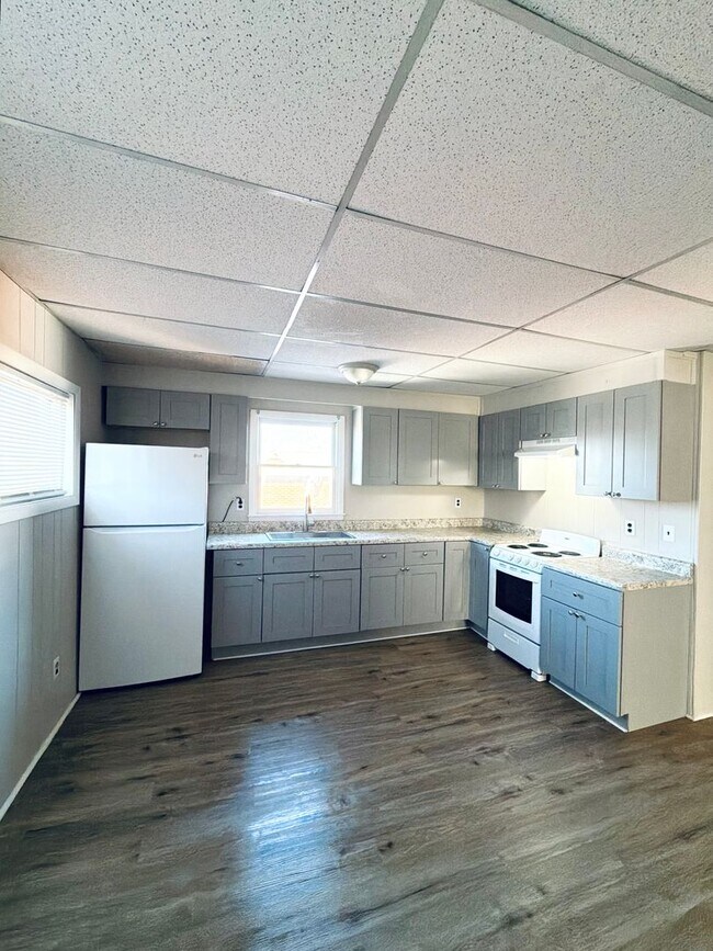 Photo - Modern 1 Bed, 1 Bath in Johnson City — All Utilities Included, Pet Friendly! Unit 206 E Watauga - 2