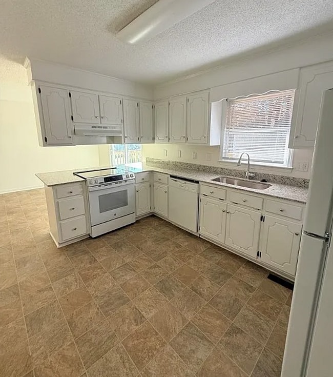 Photo - Newly Renovated 3 Bedroom 2 Bathroom Home In Clemson