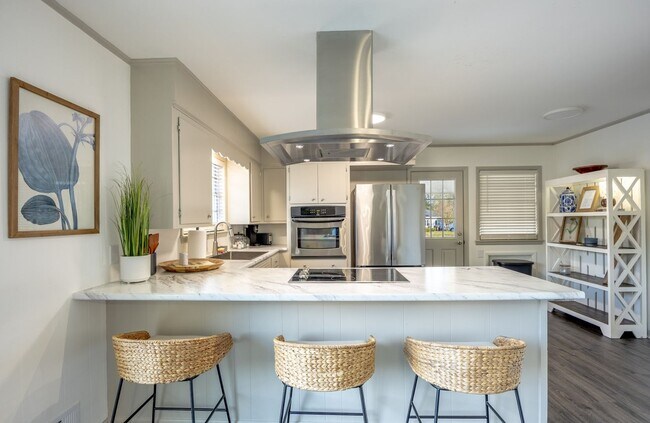 Photo - 523 Pitt Moore Rd