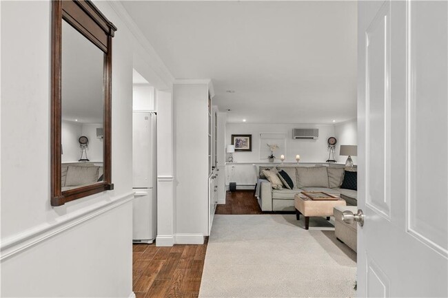 Photo - 16 Shields St Unit 2