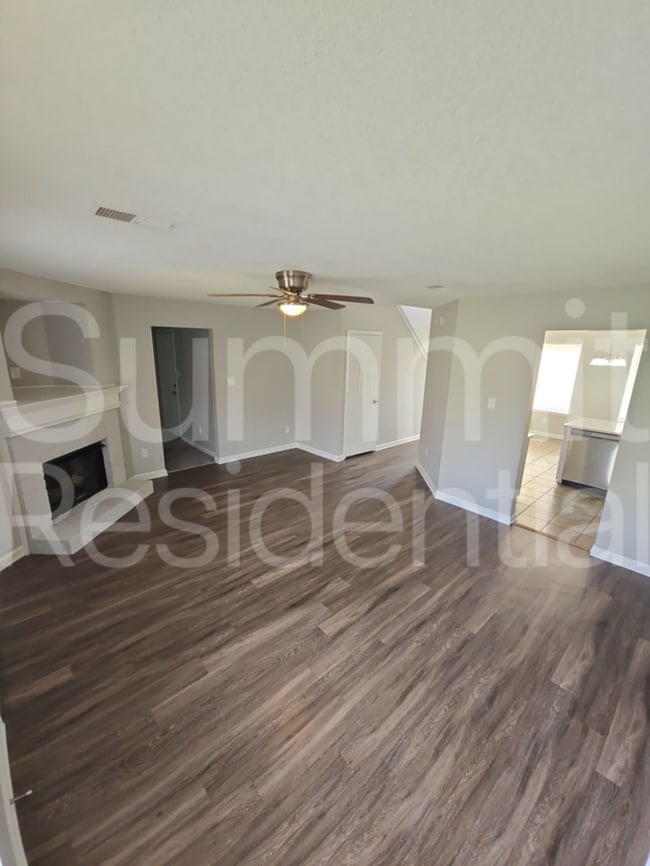 Photo - 4560 Longtree Ave