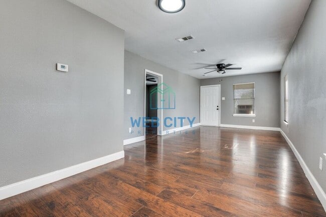 Photo - 1323 Grinnell St