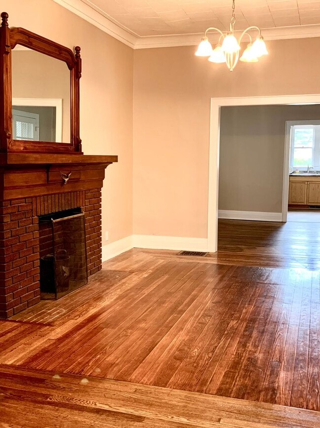 Photo - Large 4 bedroom student housing