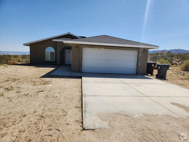 Building Photo - COMING SOON!!! 3 Bedroom Home in 29 Palms