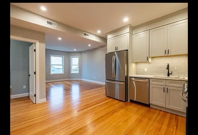 Building Photo - 789 Columbia Rd Unit 3