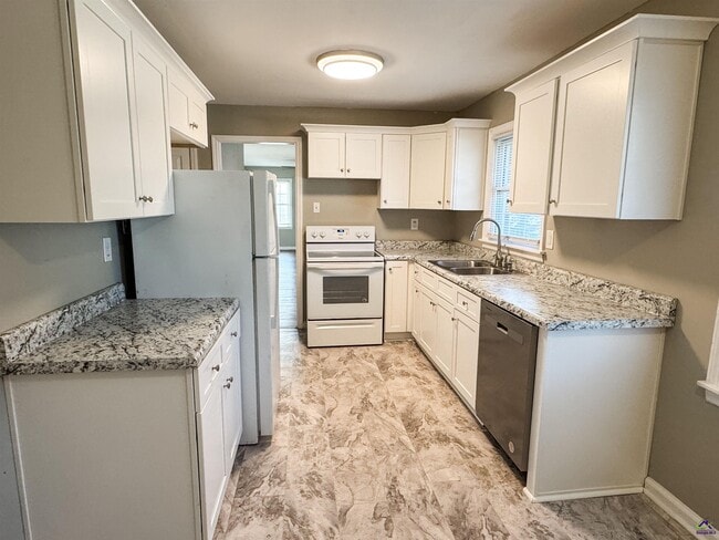 Photo - 504 Sunset Dr