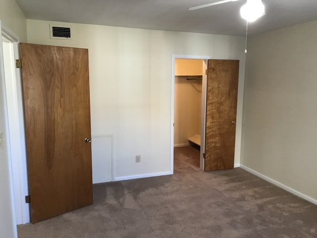 Photo - Fairmount Circle Living