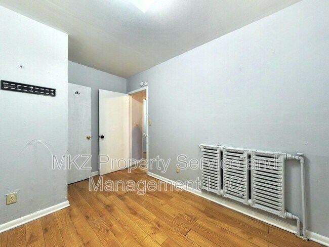 Photo - 253 Western Ave