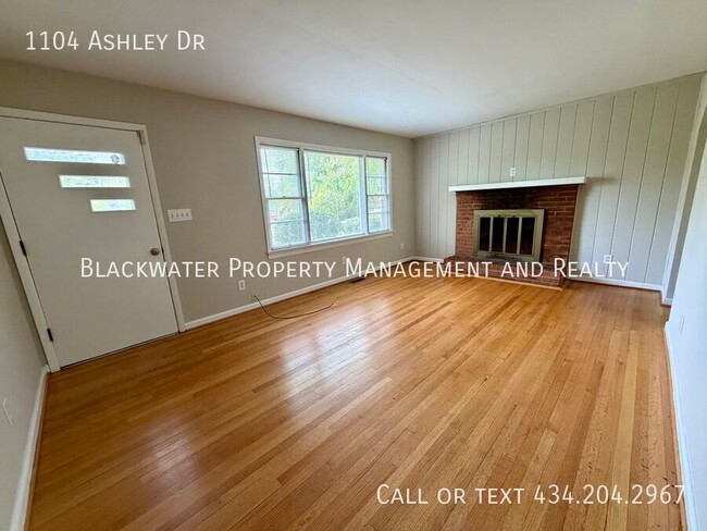 Photo - 1104 Ashley Dr