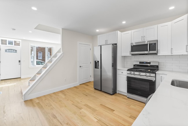 Photo - 2441 E Firth St