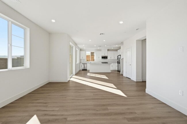 Photo - 5728 Placer Dr