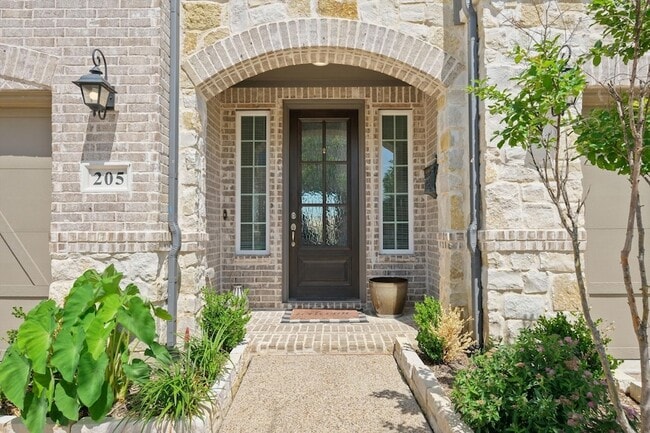 Photo - 205 Somerset Dr