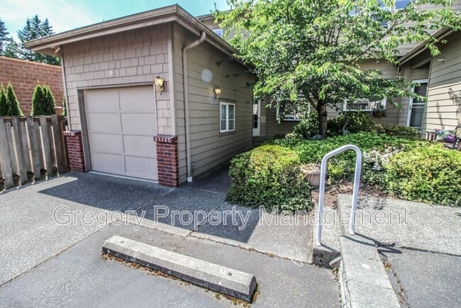 Building Photo - 20901 Cypress Way Rental