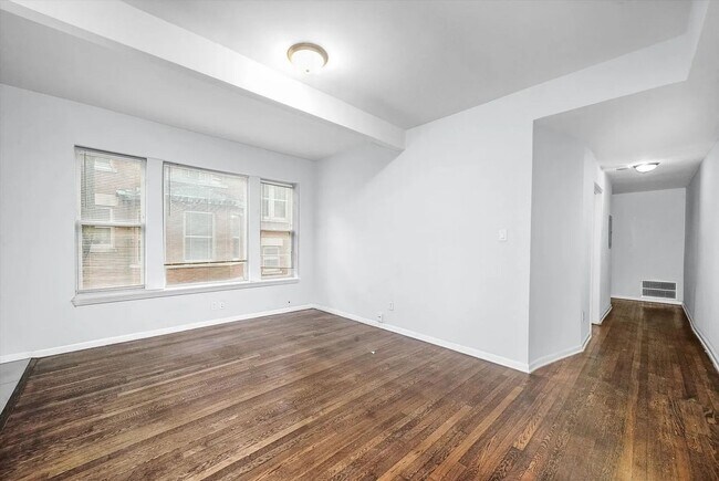 Photo - 6039 S Michigan Ave Unit 6039 S. Michigan Ave