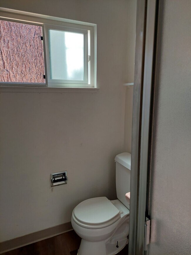 Photo - One bedroom apartment near Stateline Unit 14