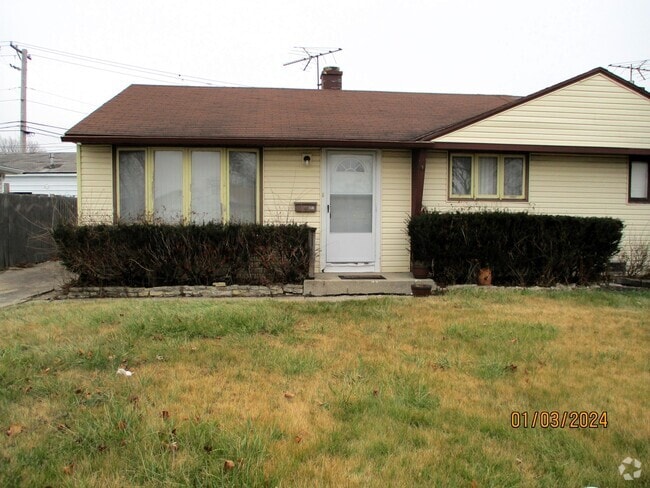 Building Photo - 8813 S Komensky Ave Rental