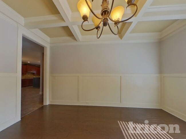 Photo - 1821 Binnies Way