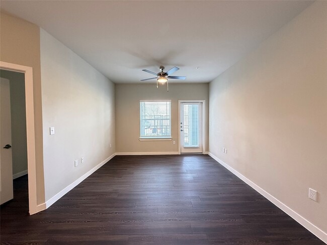 Building Photo - 2102 Antoine Dr Unit 2316 Rental