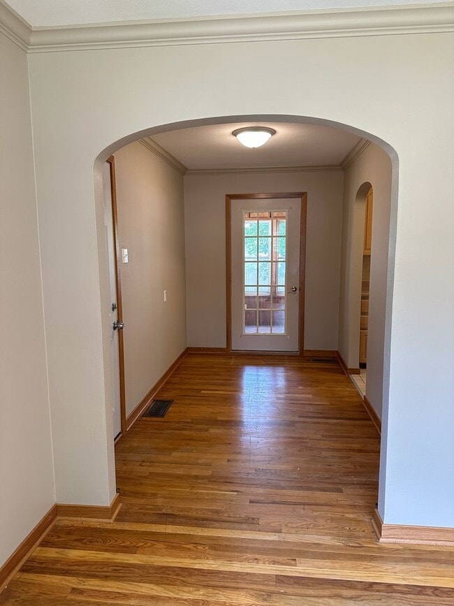 Photo - 1430 Staub Ct NE