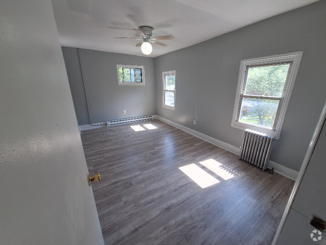 Building Photo - 17 Canal St Unit 3 Rental