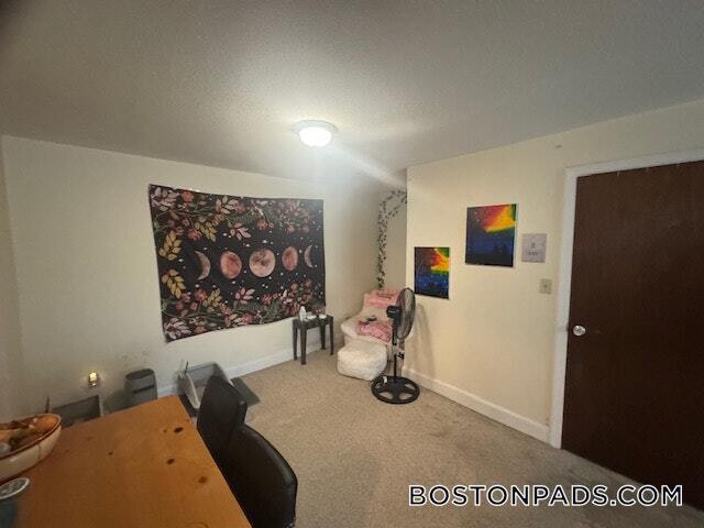 Photo - 2 Brattle Dr Unit 7