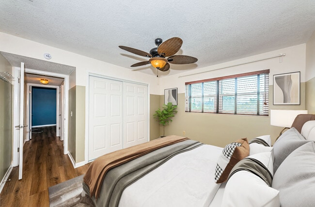 Photo - 4050 4th St N Unidad French Quarter N  306