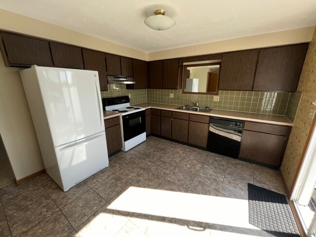 Photo - 1171 Yuma Cir NE