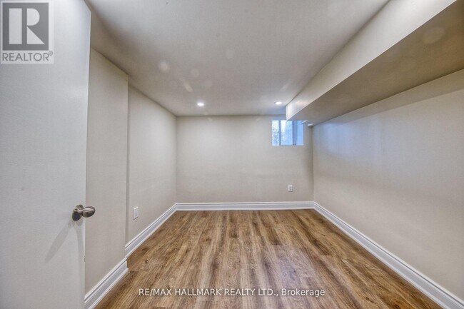 Photo - 46 Springhurst Ave