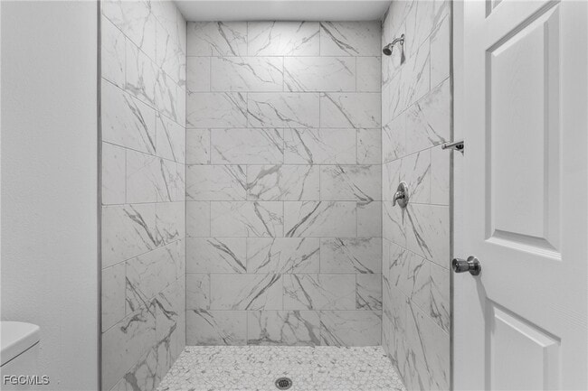 Photo - 945 Butler St E