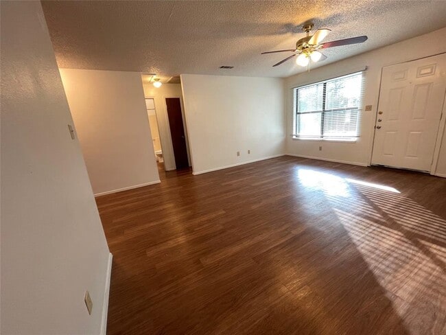 Photo - 1925 Castle Gate Cir