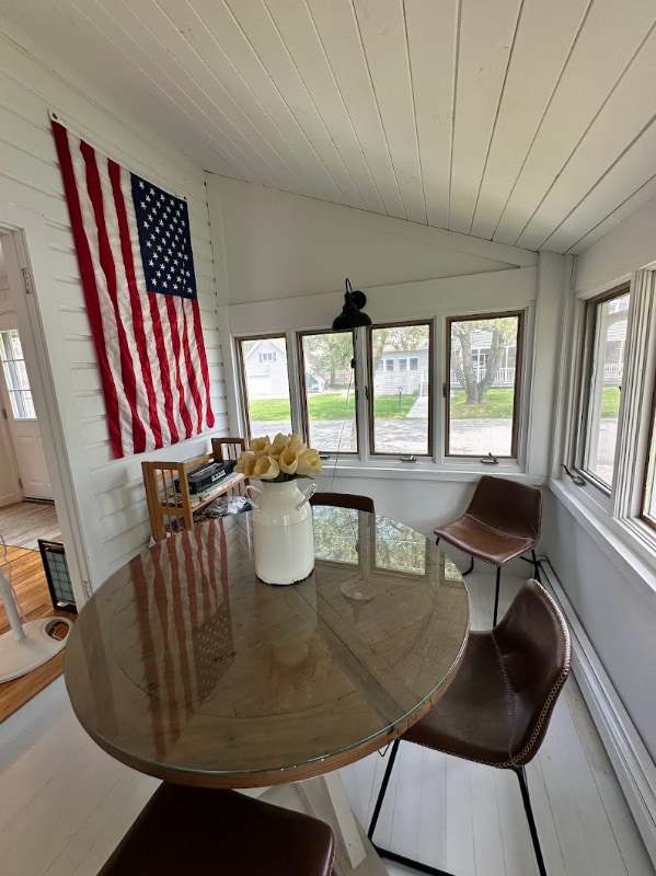 11 Lower Beach Rd