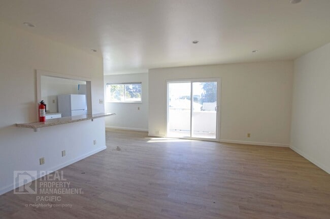 Building Photo - 2041 36th Ave Unit #1