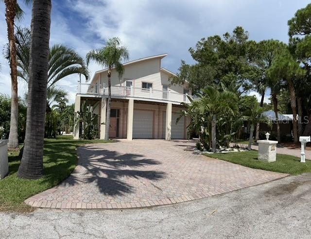 Photo - 134 Carlyle Dr