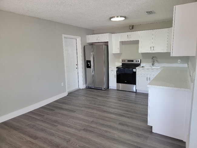 Photo - 2441 NW 26th St