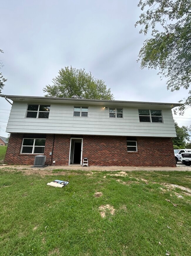 Back - 1675 Crystal Heights Rd