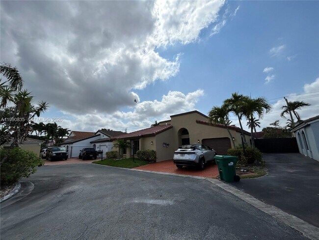 Photo - 8910 SW 4th Ln