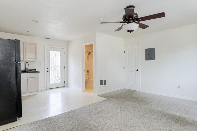 Photo - 3097 Forbes Ave