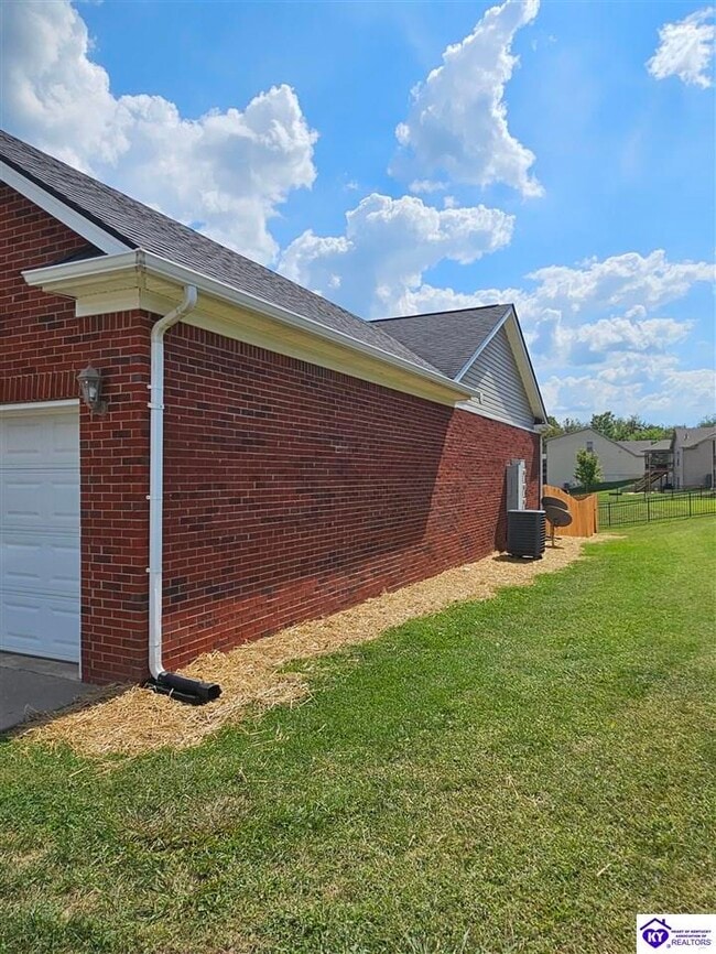 Photo - 118 Twin Lakes Dr