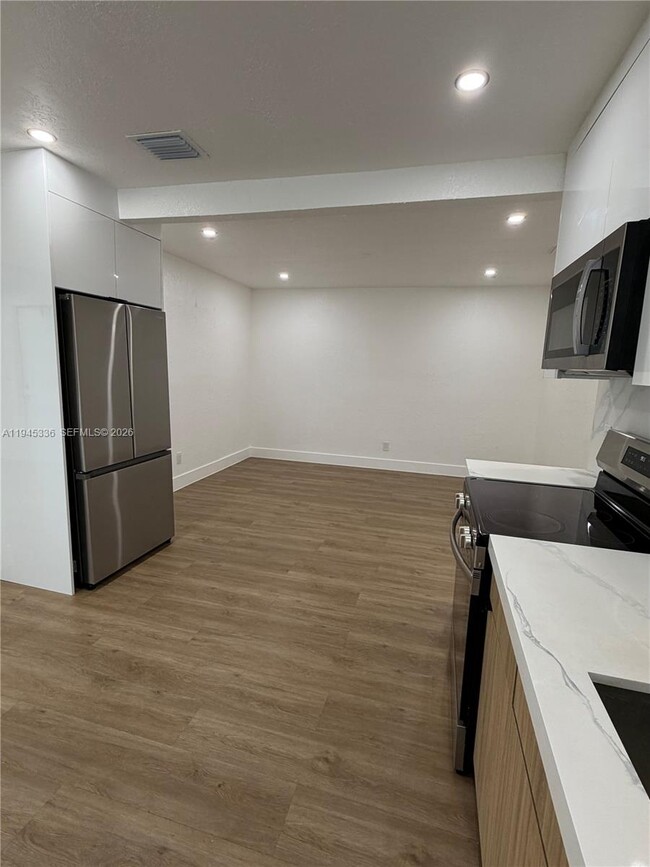 Photo - 12400 NE 11th Ct Unidad 2