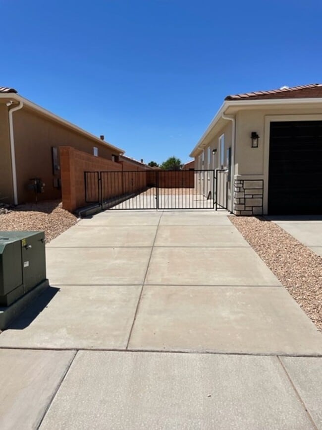 Photo - Beautiful 4 Bedroom Home in Hurricane!