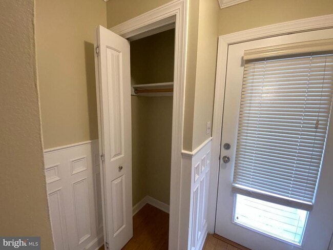 Photo - 99 Chatham Ct