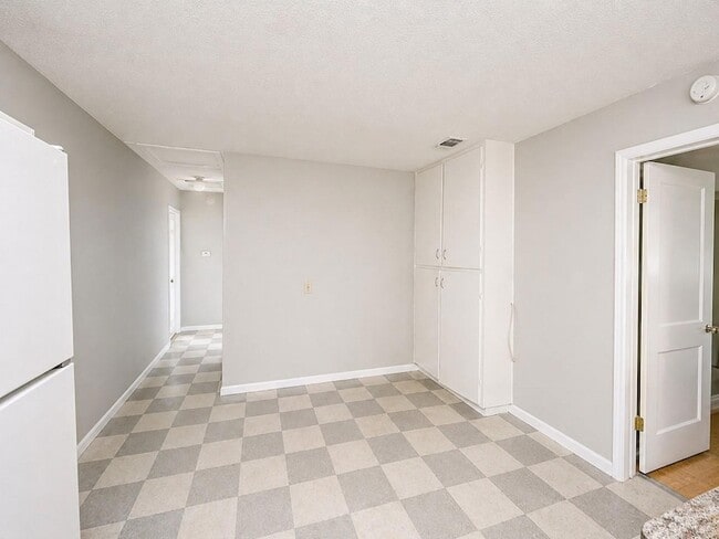 Photo - 5400 Harmon Ave