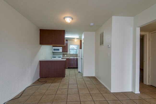 Photo - 6810 Westover St Unidad 14