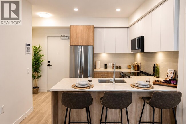 245 Bewicke Ave Unit 411