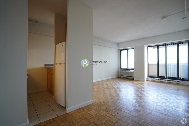 Building Photo - 929 Massachusetts Ave Unit 10C Rental