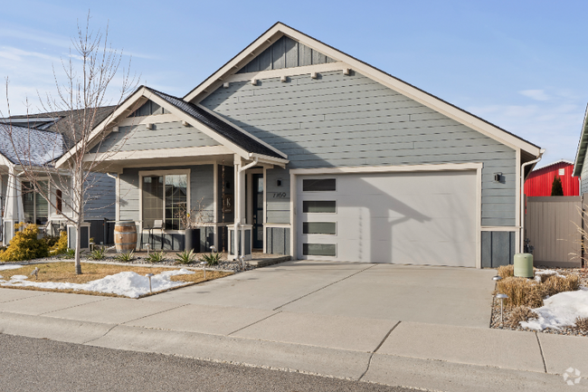 Building Photo - 7769 N Hydrangea St Rental