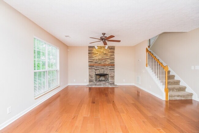 Photo - 2001 Stanford Village Dr