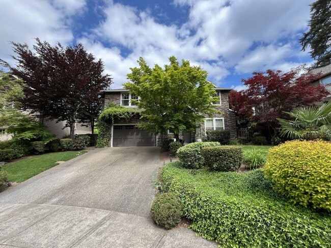 Photo - Luxury 5 Bedroom Home with Soaking Tub, Chef’s Kitchen & Expansive Primary Suite