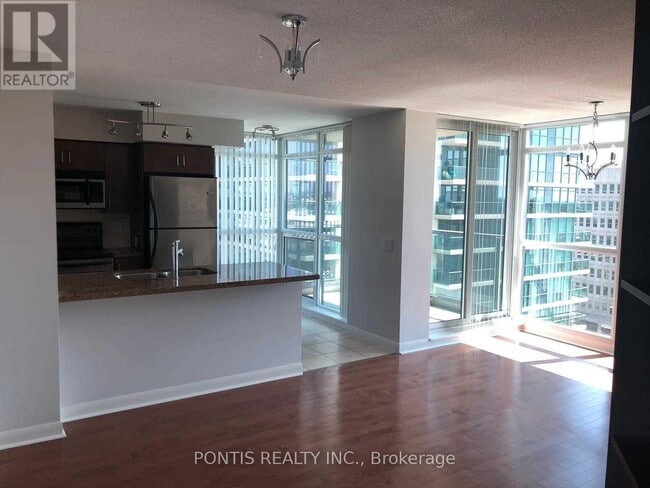 Photo - 235 Sherway Gardens Rd